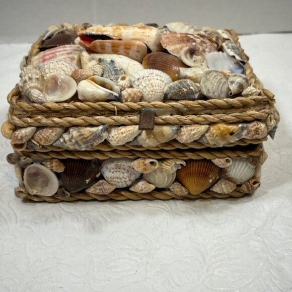 VTG Nautical Coastal Shell Encrusted Trinket, Jewelry Box, Sailor Valentine Box - Picture 4 of 10